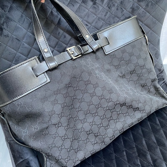 Gucci Black Monogram GG Belt Motif Tote Bag - Picture 7 of 9